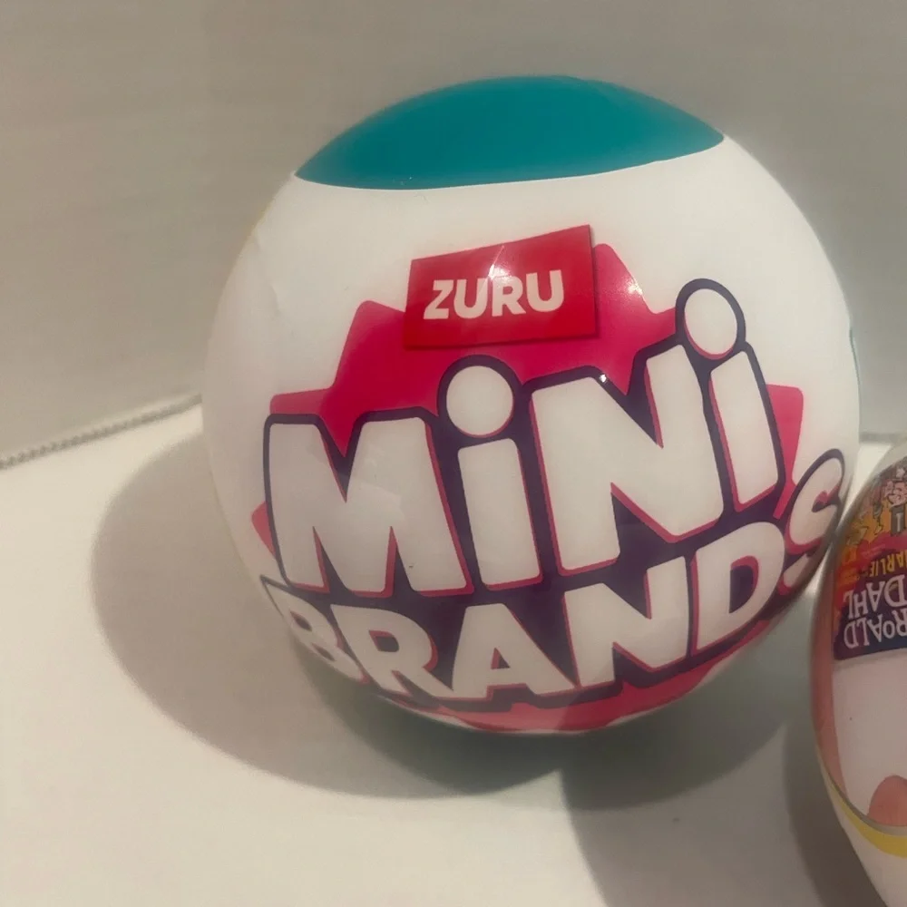 ZURU Mini Brands Surprise Balls - BOOKS - Lot of 6 - Picture 3 of 4
